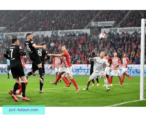 楚阿梅尼持续保持中场控制力，表现稳健备受关注