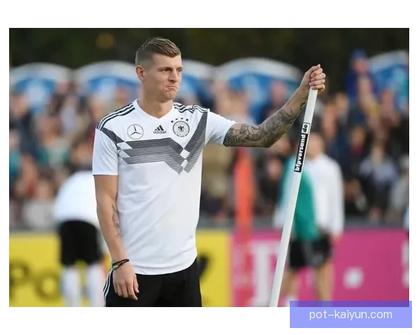 克罗斯在近期比赛中的影响力持续提升，助力球队稳健表现。